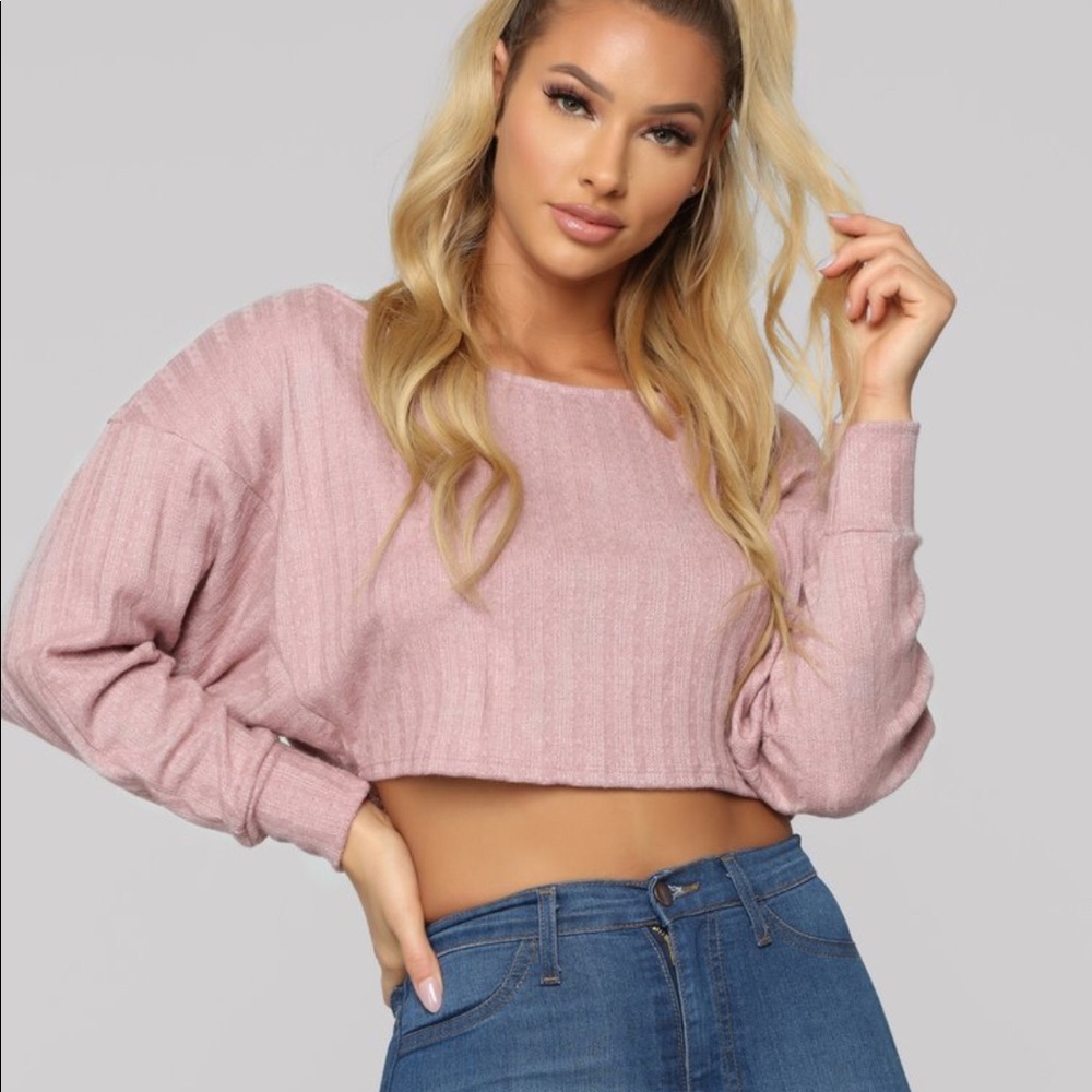 ⭐️Cropped pink long sleeve⭐️